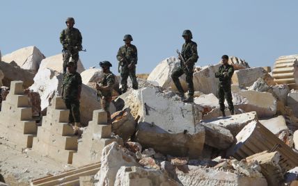 Боевики разбили войска Асада под "столицей" ИГ