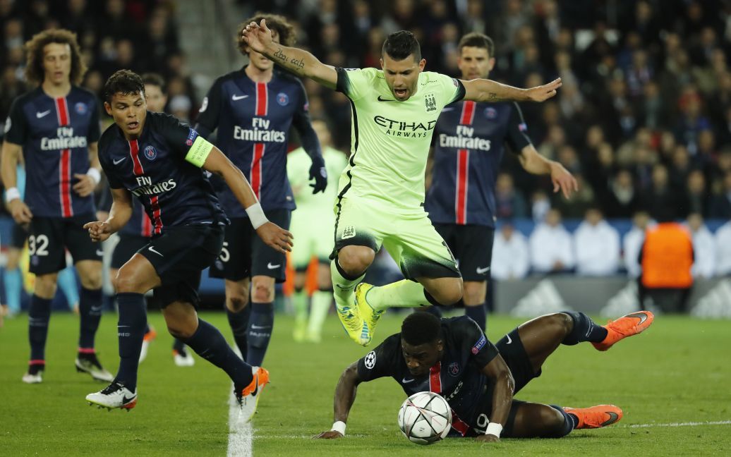 В Парижі команди забили 4 голи на двох. / © Reuters