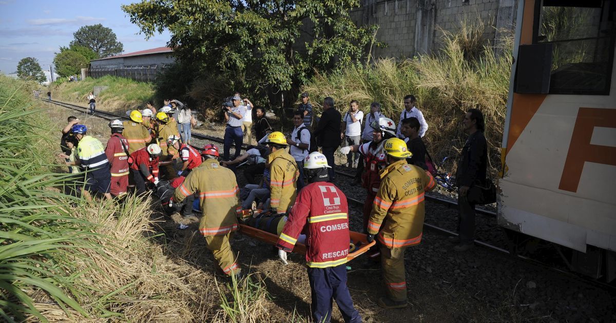 У Коста-Ріці зікнулися два потяги_2 / © Reuters