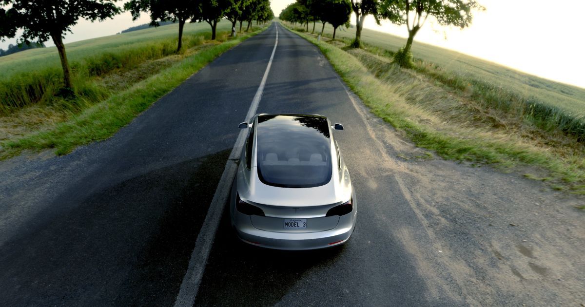 В Австралии устроили гонки между самолетом Boeing и электромобилем Tesla