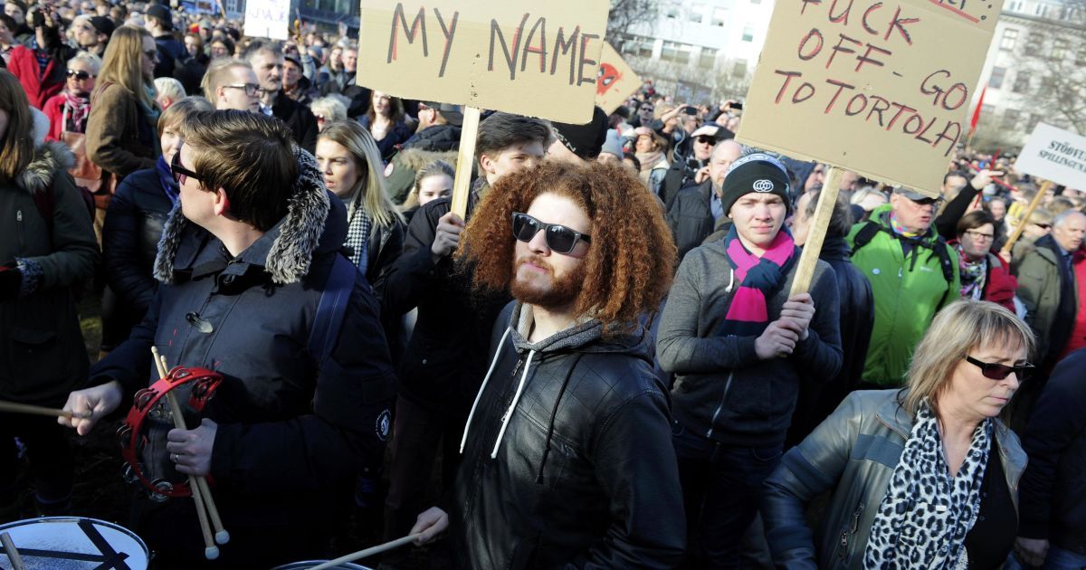 Массовые протесты в Исландии