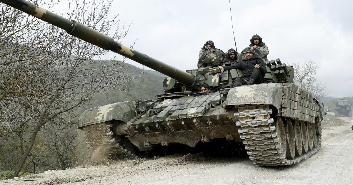 Азербайджан и Армения заявили о нарушении перемирия в Нагорном Карабахе