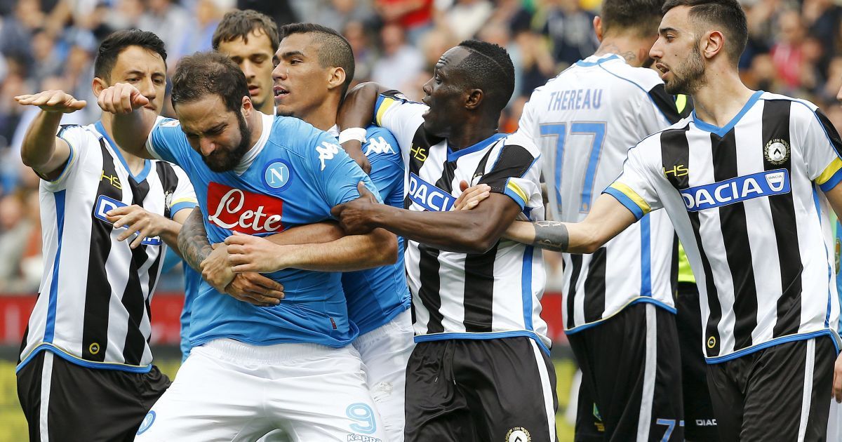 "Наполи" обидно проиграл в Удине.