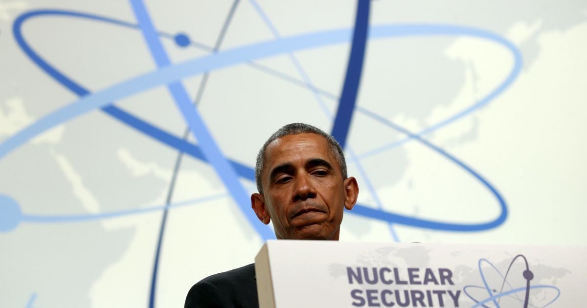 Беднее Порошенко: стало известно, сколько заработал Обама в 2015 году