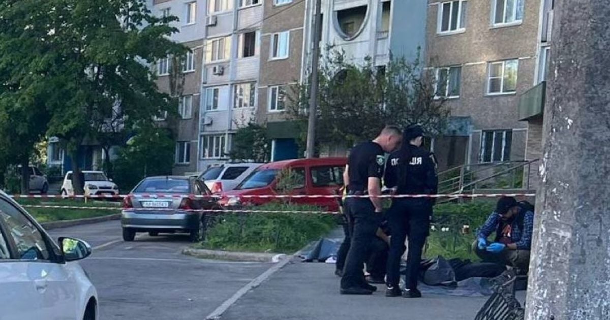 У Києві жінка вистрибнула з вікна