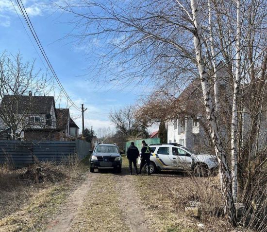 Били топором, связали и без сознания бросили в озеро: в Киевской области жестоко убили 36-летнего мужчину