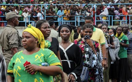 Під час прощання з президентом Танзанії в тисняві загинули майже пів сотні осіб