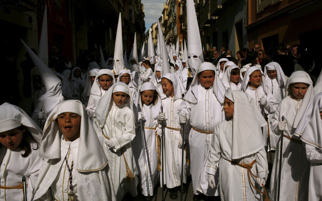Члены Братства Росио в Малаге / © Reuters