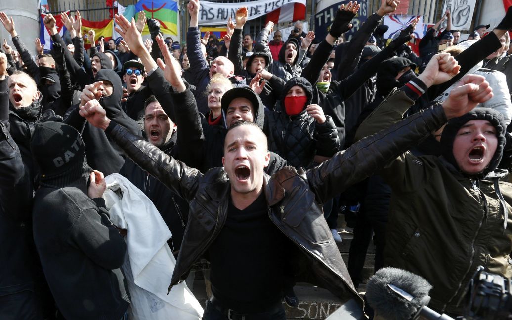 Футбольные хулиганы устроили беспорядки в центре Брюсселя. / © Reuters