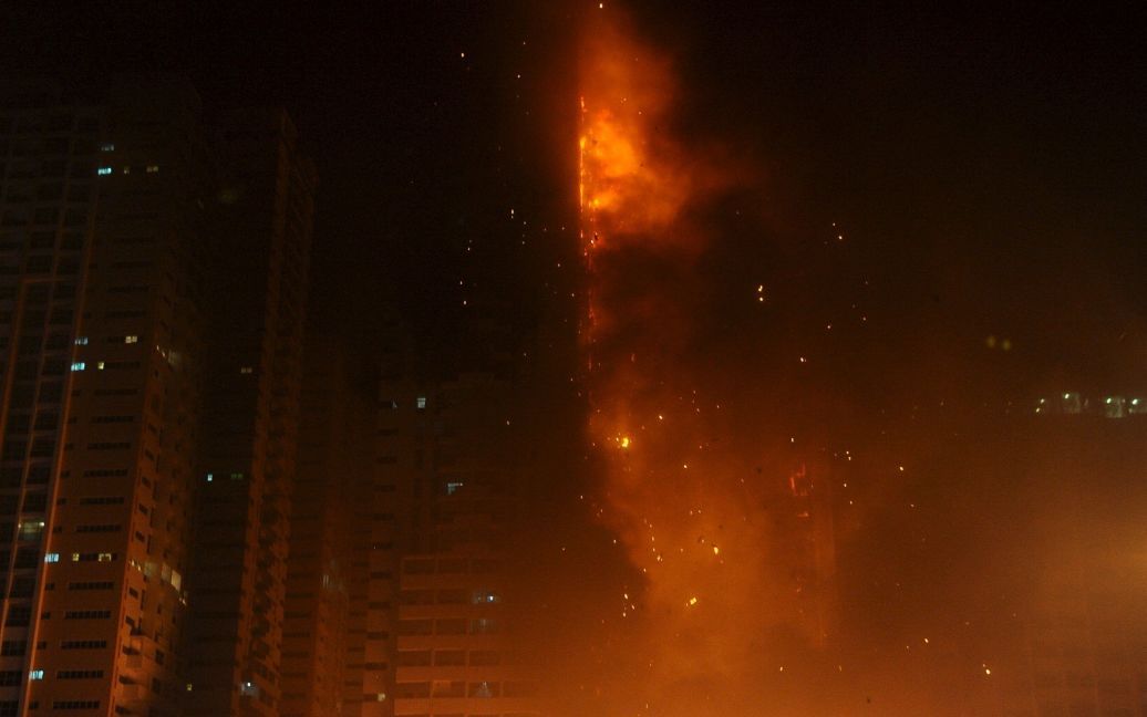 В одном из небоскребов в ОАЭ произошел пожар. / © Reuters