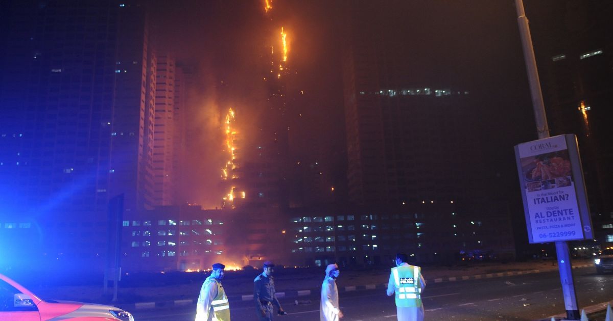 В одном из небоскребов в ОАЭ произошел пожар. / © Reuters