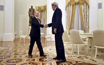 Путин совещался с Керри четыре часа за закрытыми дверями
