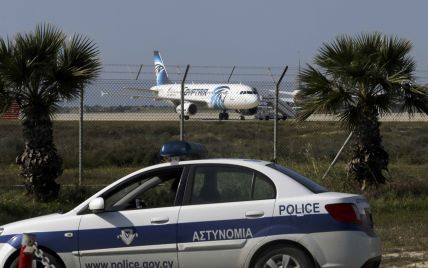 Викрадач літака Egyptair передав листа для жінки з Кіпру – ЗМІ