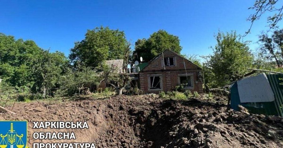Ракетний удар по Харкову: пошкоджена школа і 6-метрова вирва на подвір’ї