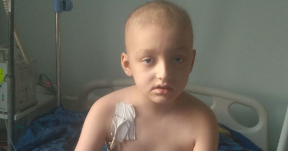 Злокачественная опухоль атаковала мозг 7-летнего Ростика