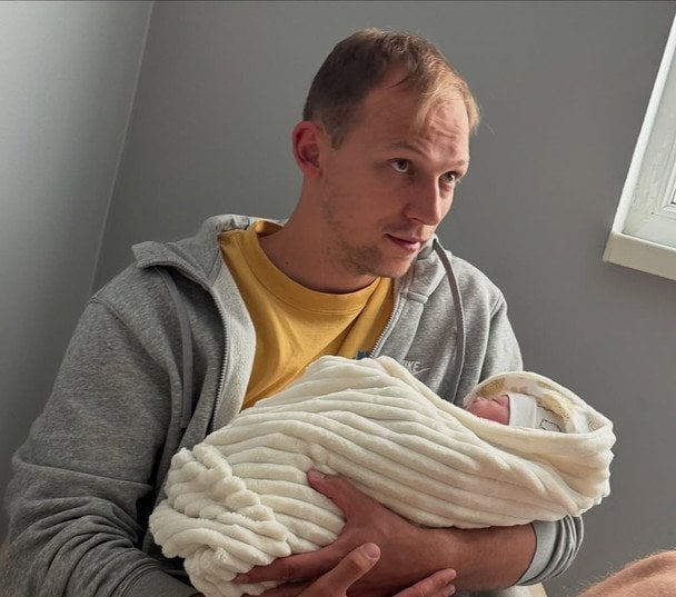 Чоловік Ірини Геращенко з їхньою донькою / © instagram.com/gerashchenkoi