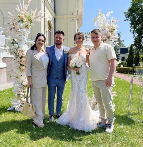 Ексчоловік Ані Лорак одружився у Конча-Заспі: перші фото з весілля