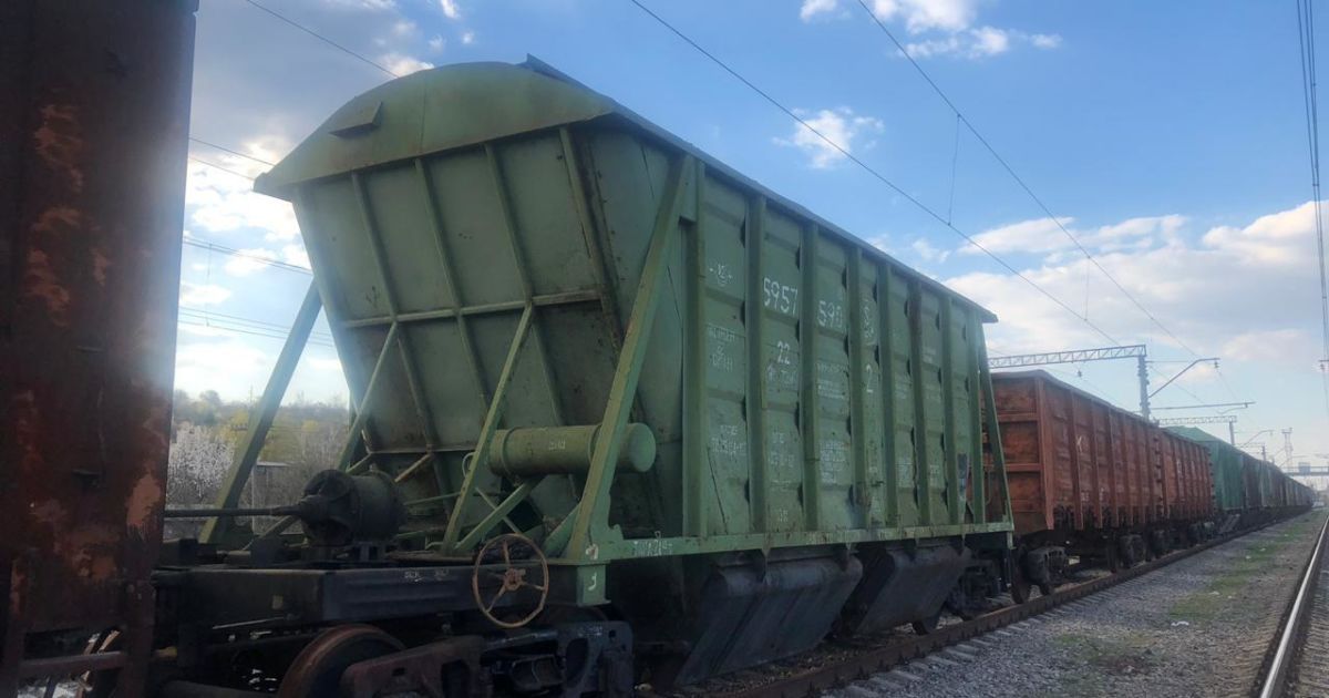 На Харківщині 15-річний підліток вижив після потужного удару струмом на даху вантажного вагона