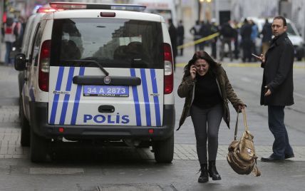 Жители Стамбула массово получают SMS с угрозами еще более кровавых терактов в воскресенье