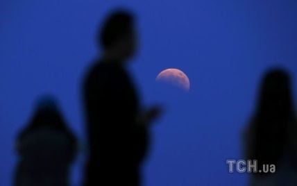 Місячне затемнення. Медики радять уникати конфліктів та не робити різких рухів
