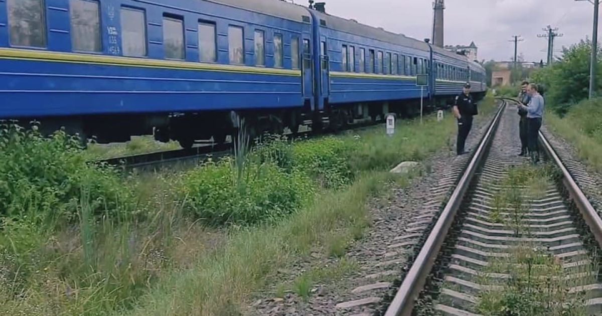 Два человека погибли этой ночью под колесами поездов в разных регионах страны