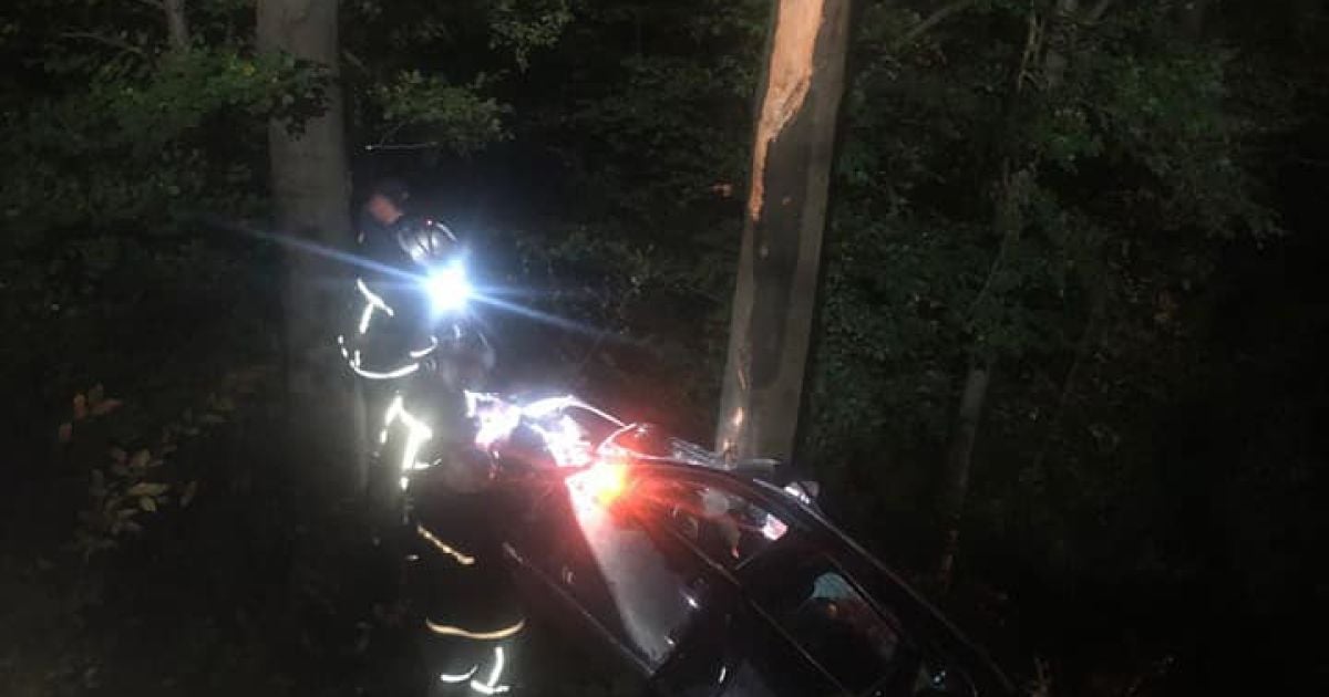 У курортному Яремчому автівка з п'ятьма людьми злетіла з дороги в урвище – є загиблі