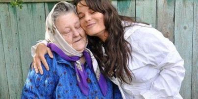 94-летняя бабушка Наташи Королевой оставляет Украину из-за внучки