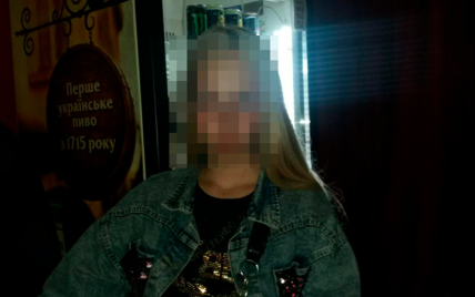 На Полтавщині 19-річна дівчина побила і пограбувала чоловіка на вулиці