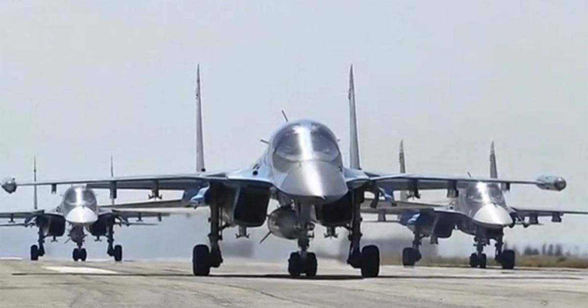 Москва на камеру показывает вывод авиации из Сирии, а на практике оставила тысячу своих воинов