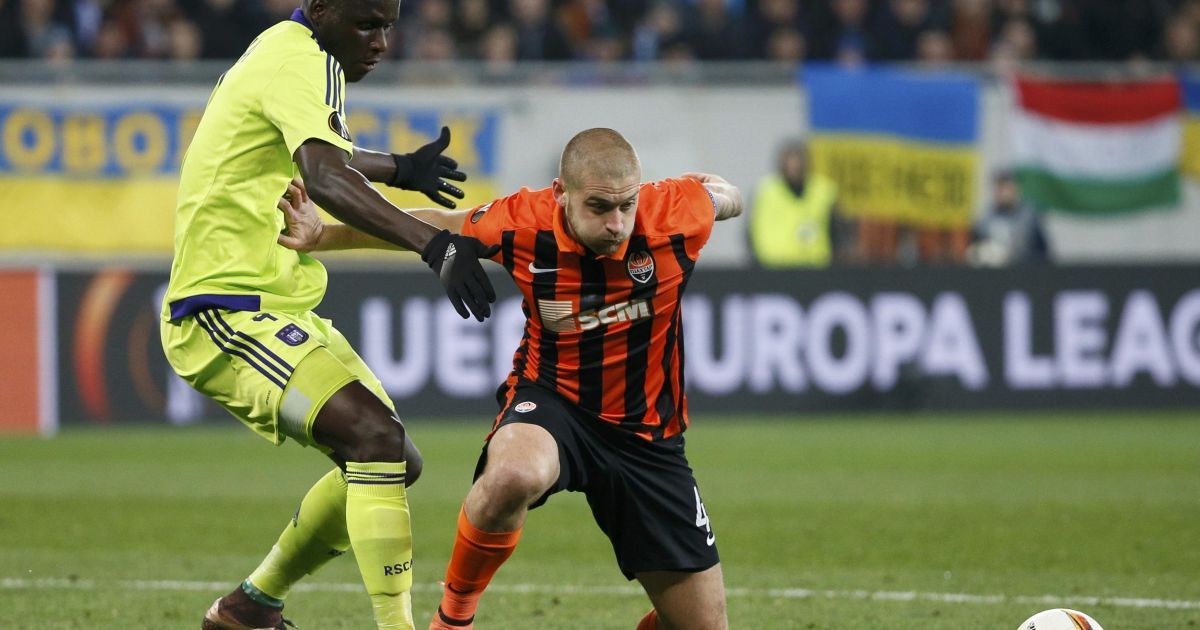 Без фаворита.