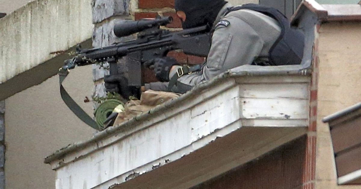 Предполагаемые террористы сбежали во время спецоперации в Брюсселе - СМИ