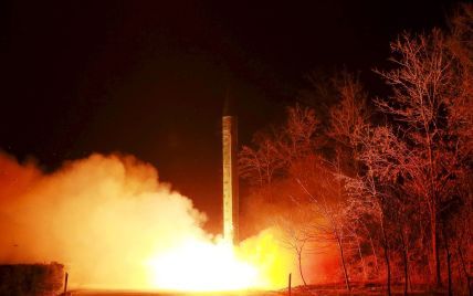 Вторая запущенная КНДР ракета взорвалась в воздухе