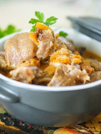 Тушковані курячі шлунки з овочами