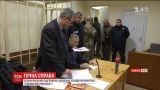 Спокійніша атмосфера та молодики в чорному: суд відпустив на поруки Сергія Чеботаря
