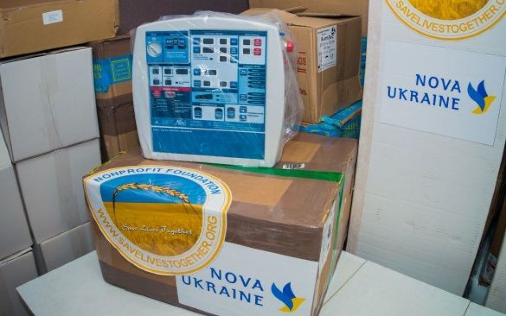 Закупленное на средства "Океана Эльзы" оборудования для украинских больниц / © пресс-служба канала "1+1"