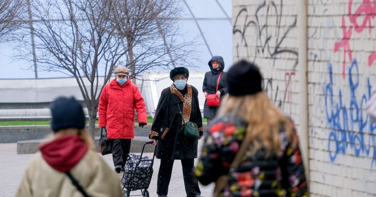 Кількість смертей та інфікованих в Україні знову пішла вгору: коронавірус у регіонах 6 квітня