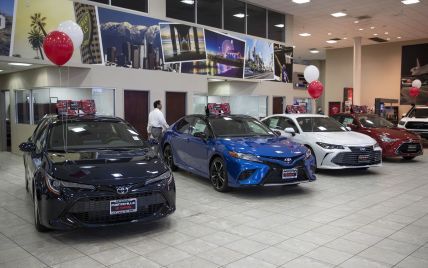 Автопарк Госбюро расследований пополнят 49 седанов Toyota