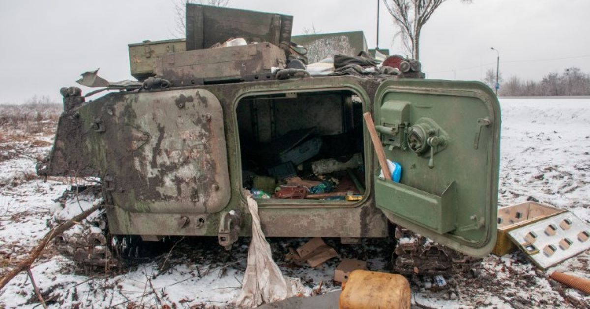 Украинские военные на некоторых участках сдвинули врага к его границам и забрали много техники
