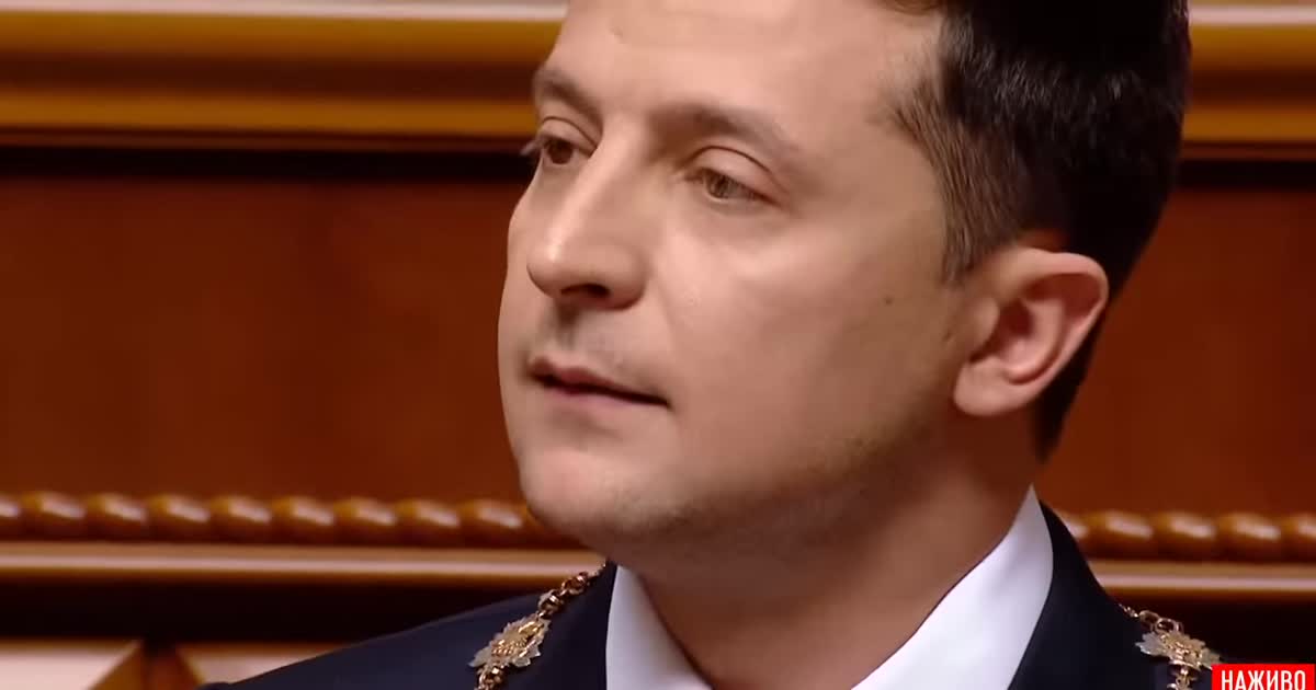 "Подозрительный" взгляд Порошенко на инаугурации и киноляп с бутылкой в "Игре престолов". Тренды Сети