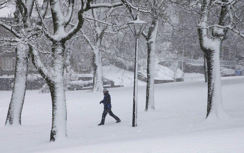 Снігопад створив хаос на дорогах. / © Reuters
