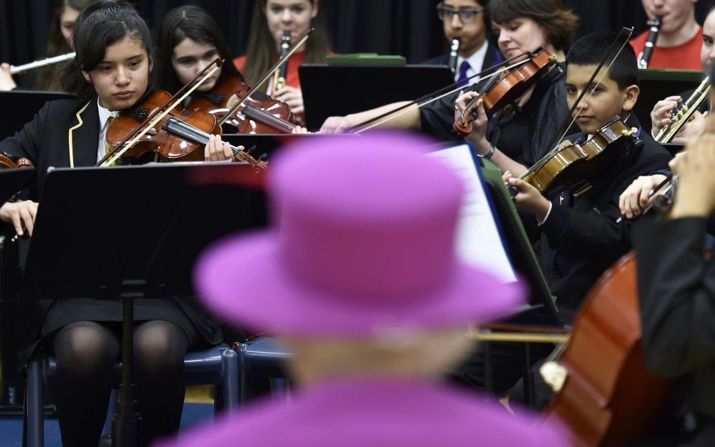 Королева Великобритании Елизавета слушает концерт в исполнении Национального молодежного оркестра Великобритании в Лондоне. / © Reuters