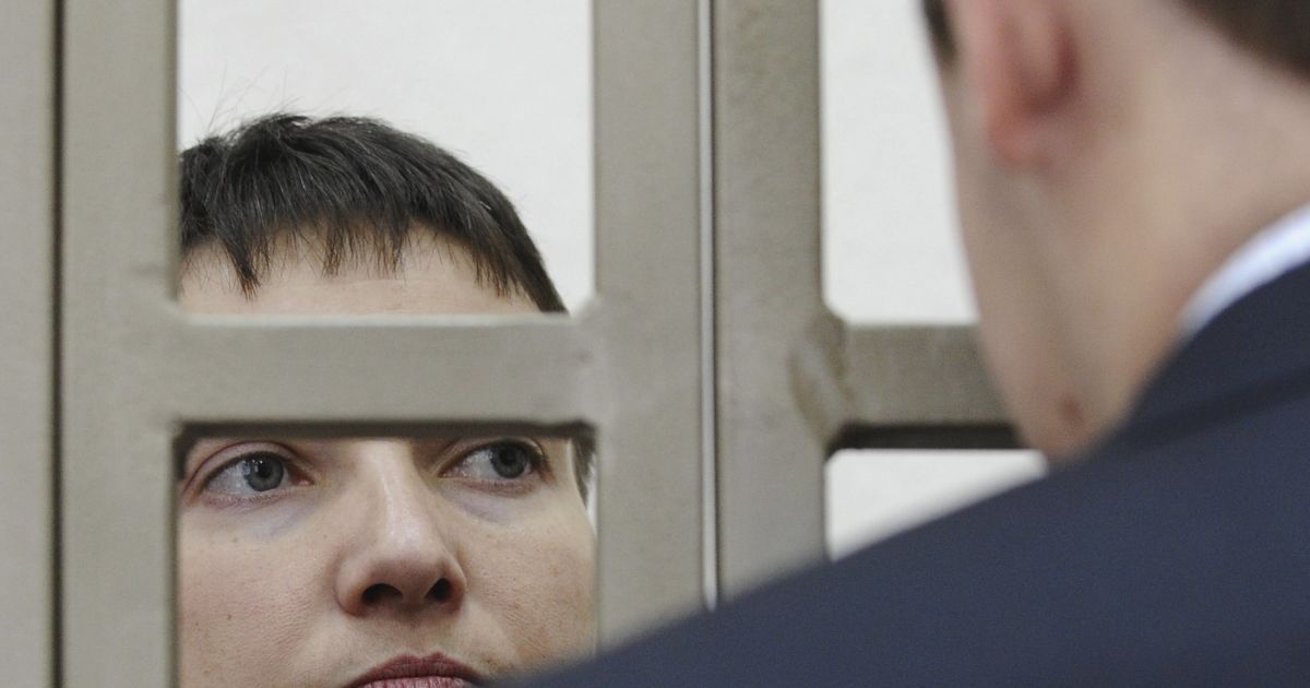 За четыре дня выходных Савченко может стать инвалидом или погибнуть - адвокат
