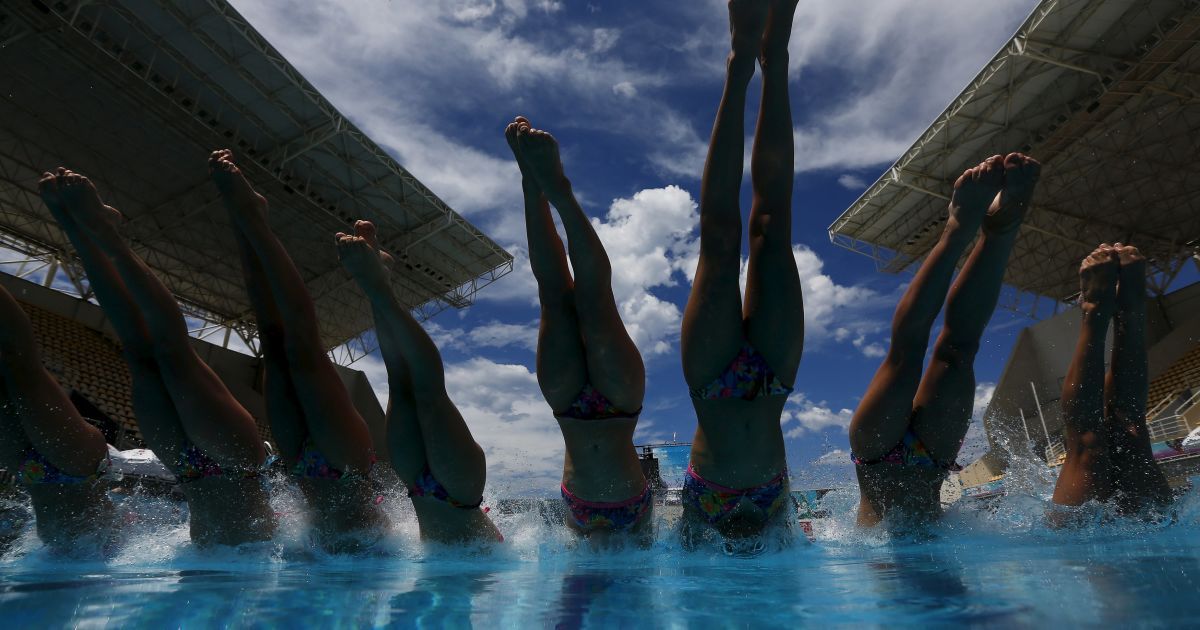 Французская команда по синхронному плаванию тренируется перед участием в Олимпийских играх в Рио-де-Жанейро, Бразилия. / © Reuters