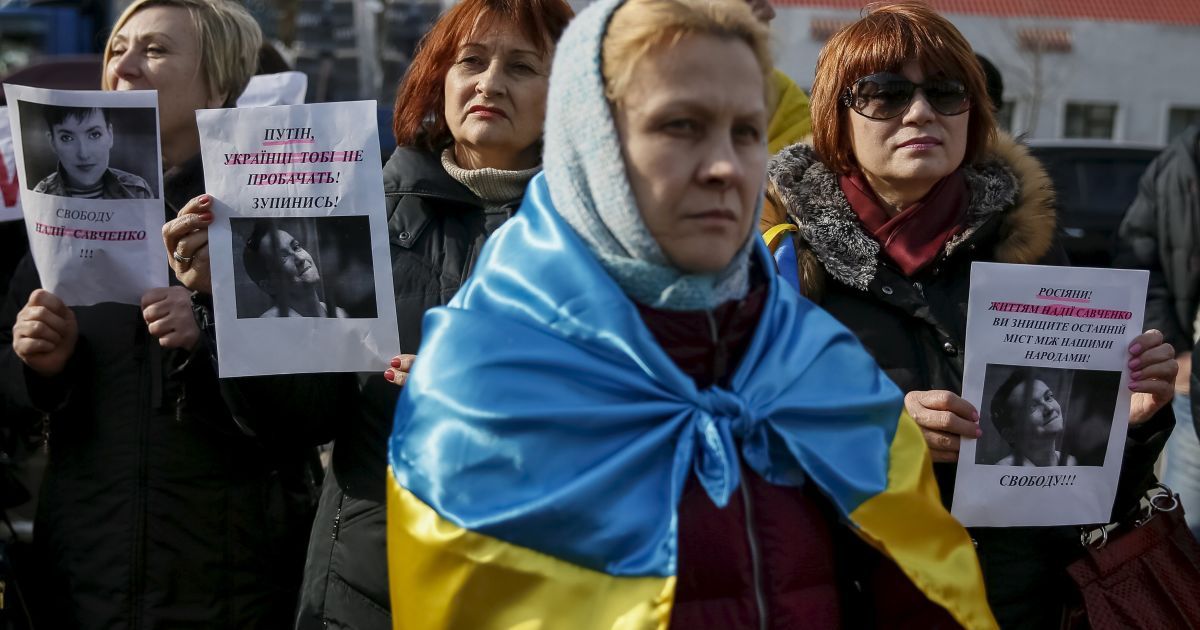 В Киеве снова будут пикетировать посольство России ради освобождения Савченко