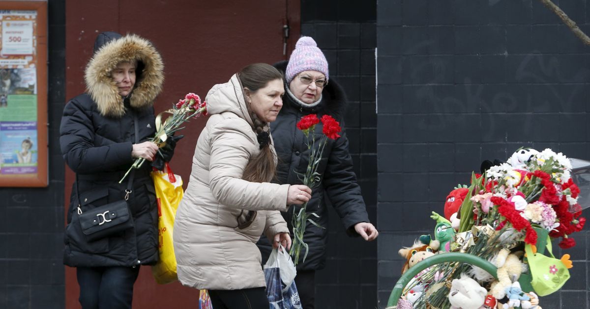 У Москві несуть квіти в пам'ять про вбиту дівчинку_6 / © Reuters