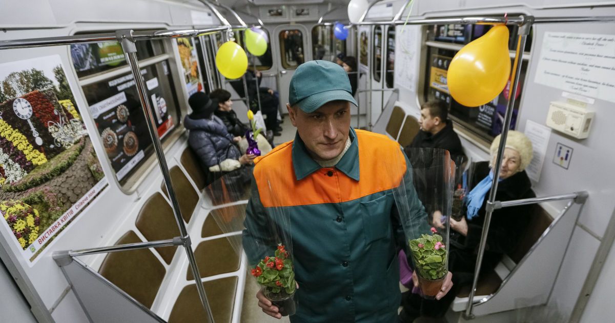 квіти у метро_3 / © Reuters