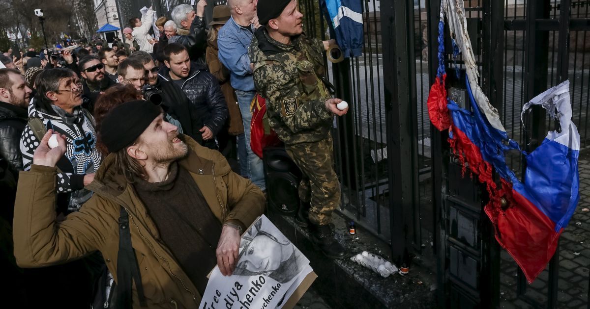 В России хотят отправить в Киев спецназ для охраны посольства