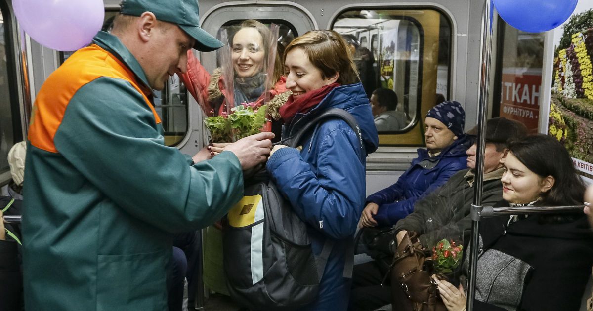 квіти у метро_1 / © Reuters