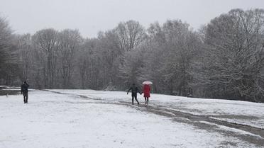 Снегопад создал хаос на дорогах. / © Reuters