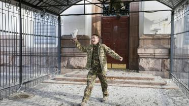 Люди бросали яйца в здание посольства / © Reuters